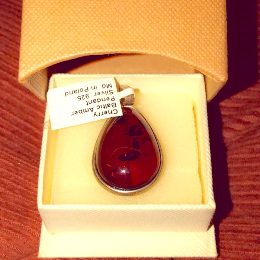 Baltic Cherry Amber pendant in silver